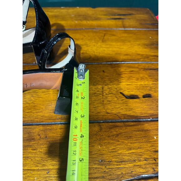 Tory Burch patent leather block heel size 8 - Picture 9 of 10